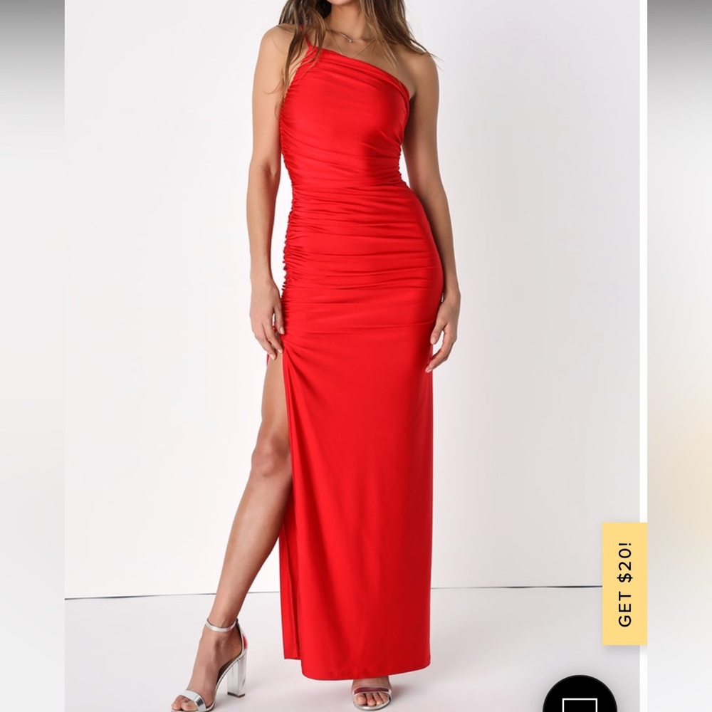 Lulu’s red formal dress